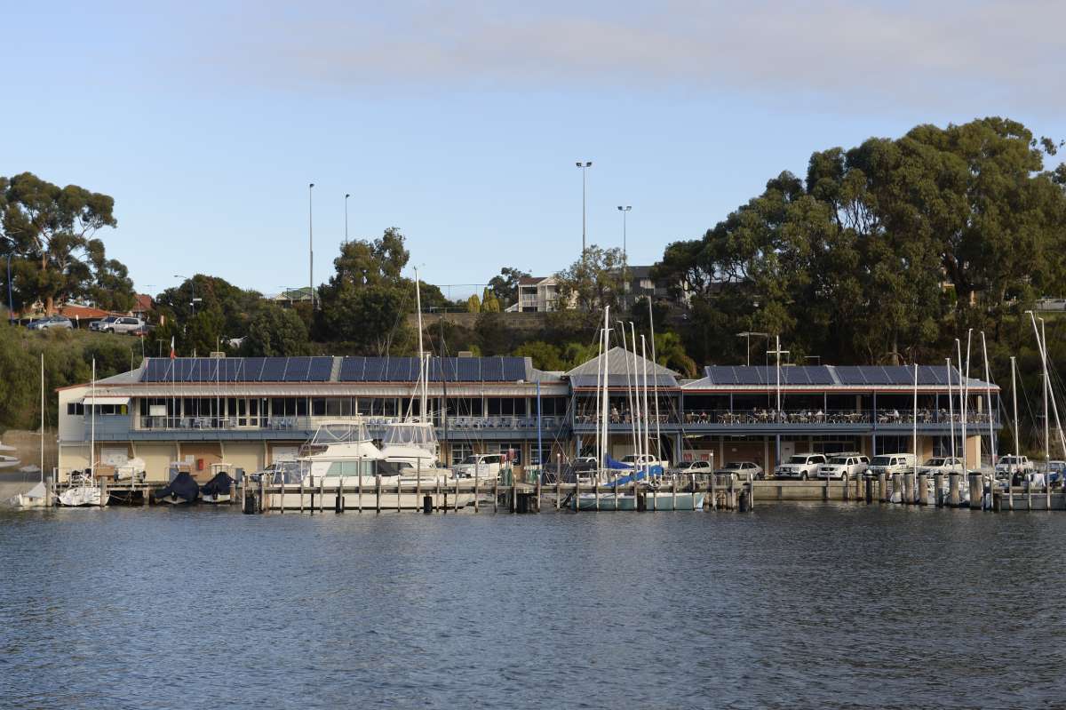 east fremantle yacht club directions